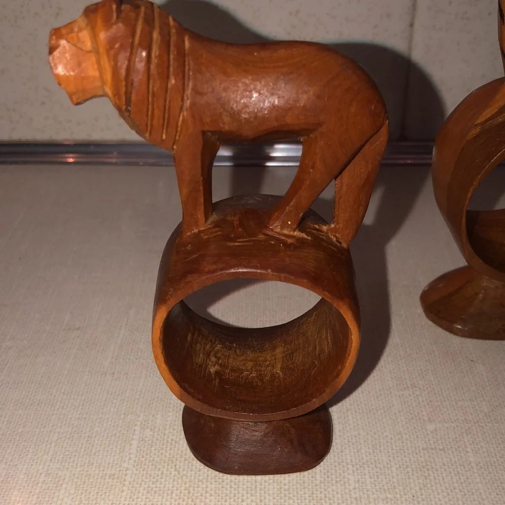 Hand‎ carved made in Kenya Animal Wooden napkin rings, set of 4